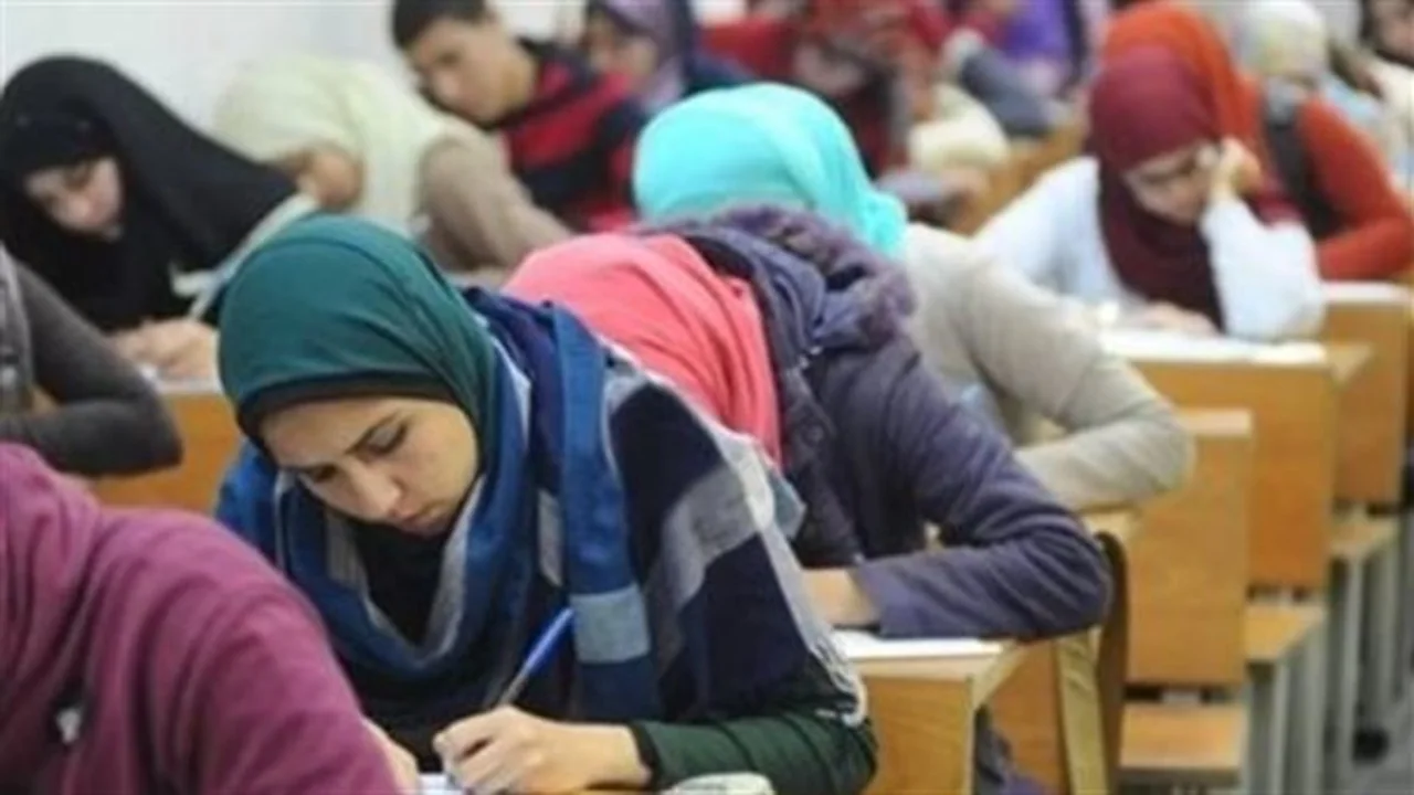 موعد إعلان نتيجة الثانوية العامة.. الأعمال جارية بالتصحيح